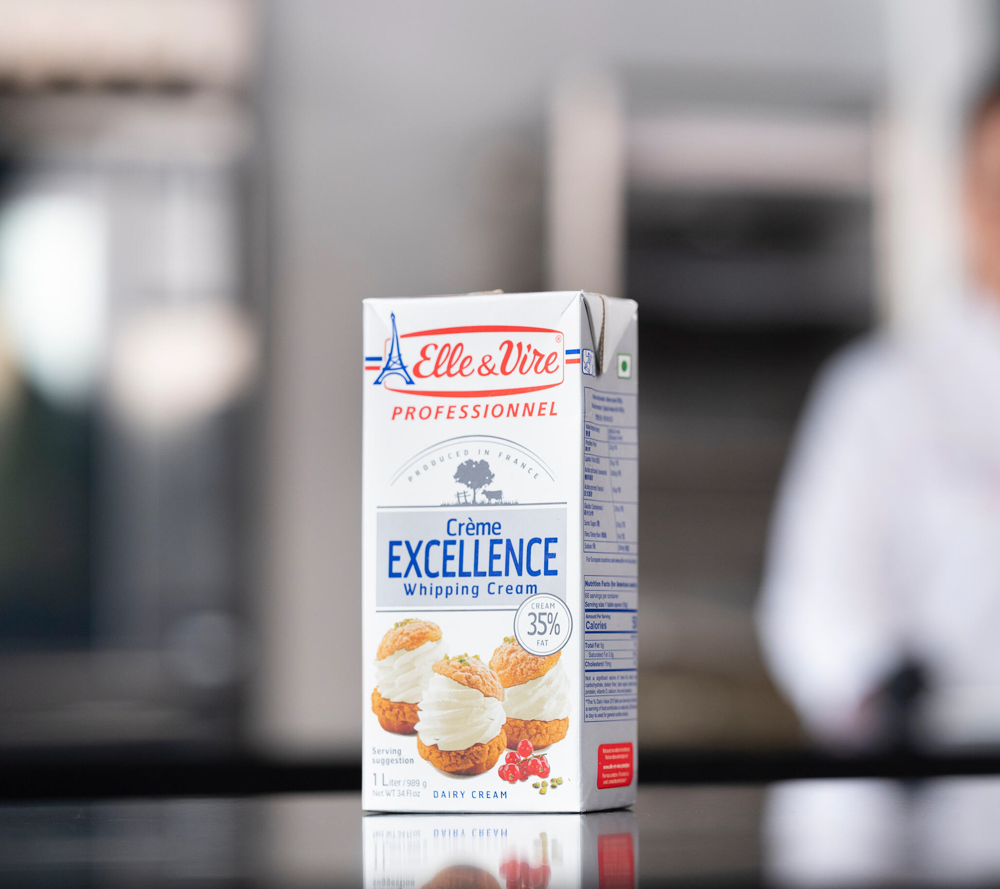 Excellence Whipping Cream 35% by Elle & Vire Professionnel