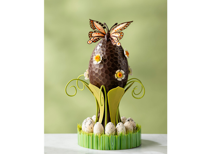 Easter egg showpiece