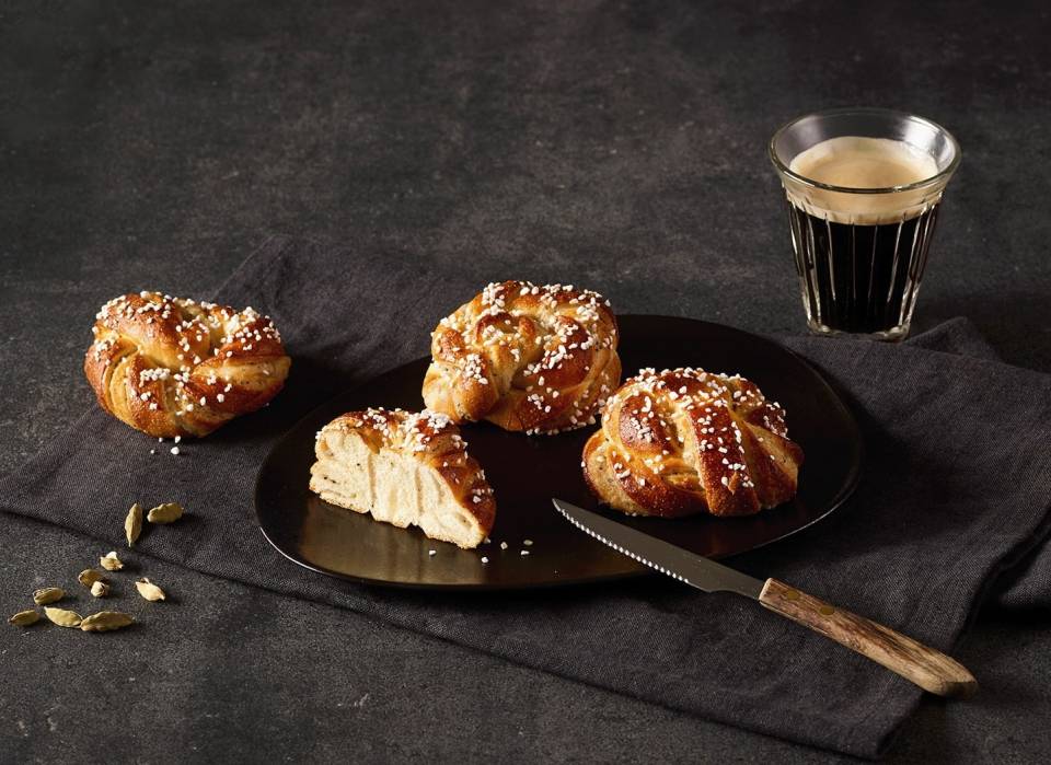 image-LA LORRAINE - 4200439 - Swedish Bun Cardamom - moodshot (3)