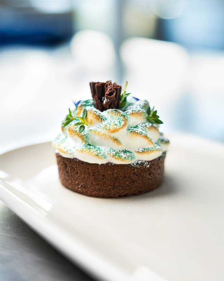 image-hug_-_7330000_-_filigrano_tart_shell_chocolate_round_medium_53mm_-_moodshot