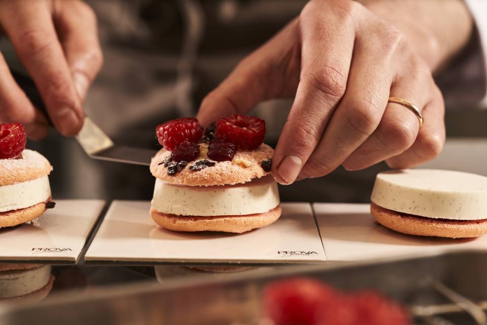 image-prova_gourmet_-_moodshot_-_ice_sandwich_red_fruits_1